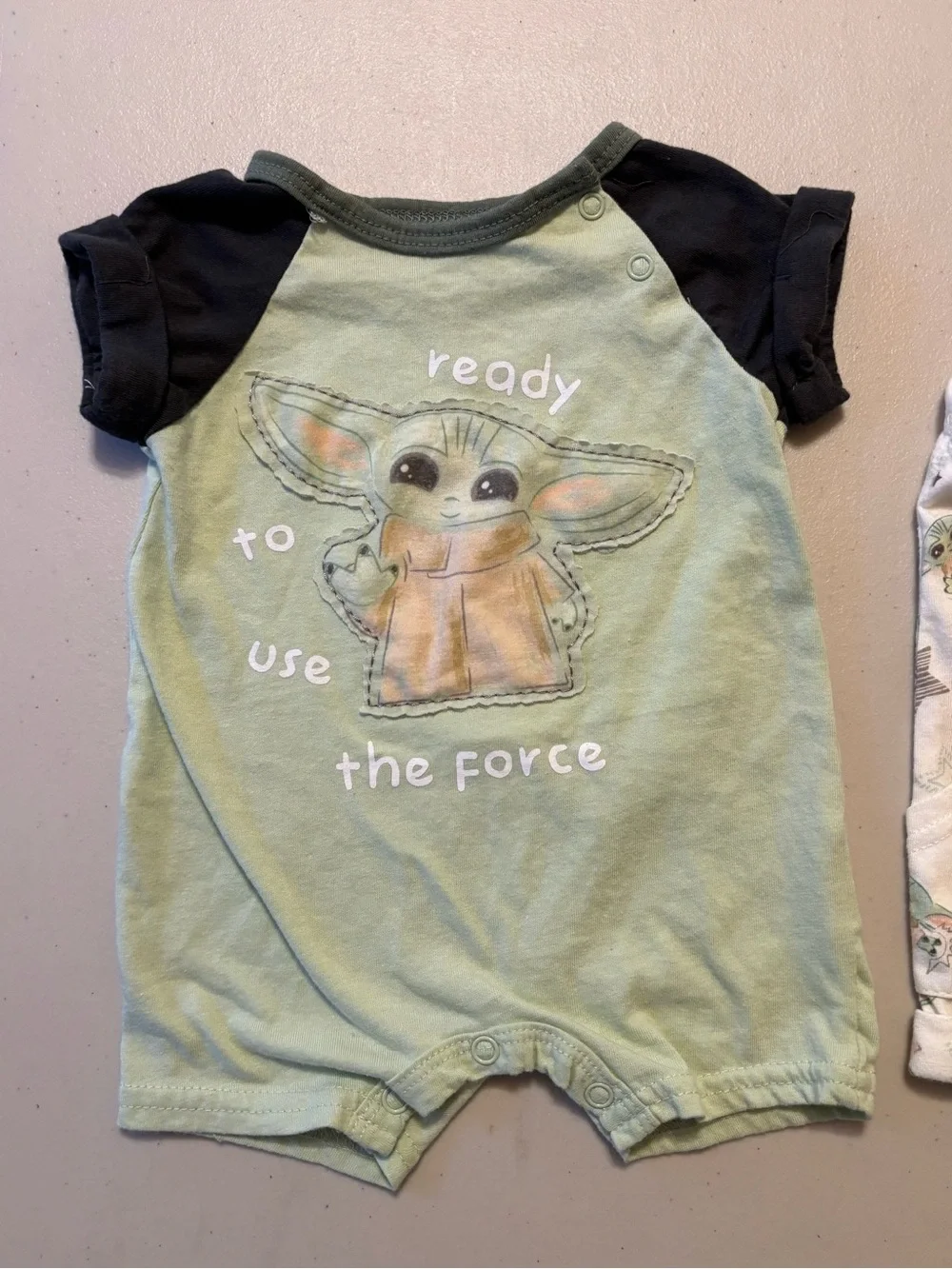 Star Wars Baby Grogu set/2 Rompers in Green and White 0/3M 0032S